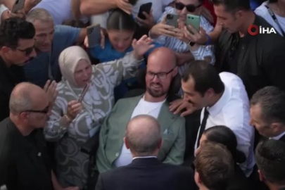 Cumhurbaşkanı Erdoğan'dan engelli gence duygulandıran jest: Otobüsü durdurup yanına gitti