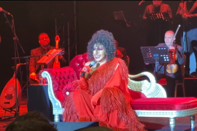 Bülent Ersoy memleketi Bursa'da coşkuyla karşılandı