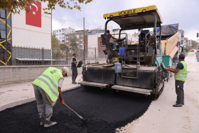Büyükşehir'den Mustafakemalpaşa'ya 18 bin metrekare parke