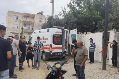 Ev sahibinin ellerini bağlayıp altın ve parasını gasp ettiler