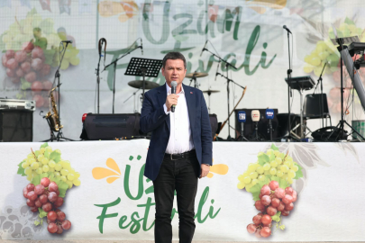 Karabalçık’ta festival coşkusu: En iyi üzümler ödüllendirildi