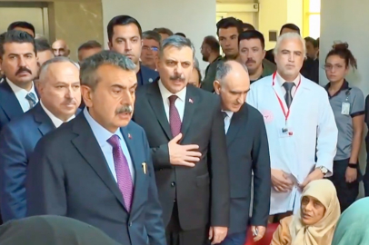 Bakanlar Çiftçi ve Tekin'den yaralı öğrencilere ziyaret