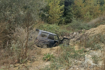 Bursa'da kaza: Şarampole yuvarlanan otomobilde 2 yaralı