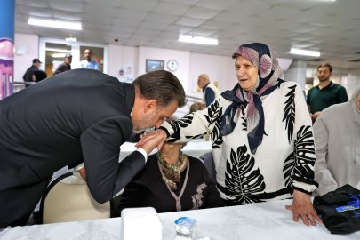 Başkan Vekili Biba huzurevinde büyüklerin gününü kutladı