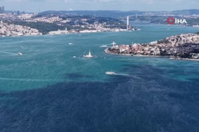 İstanbul Boğazı turkuaza büründü