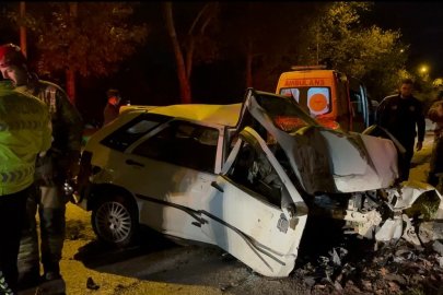 Osmangazi'de otomobil duvara çarptı: Sürücü ağır yaralandı
