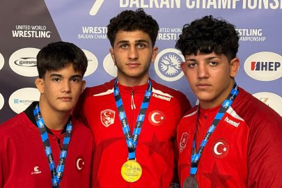 Büyükşehir Belediyesporlu güreşçilerden 3 madalya