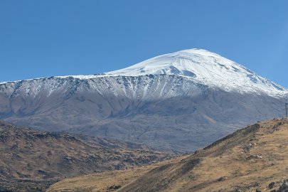 Ağrı Dağı beyaza büründü