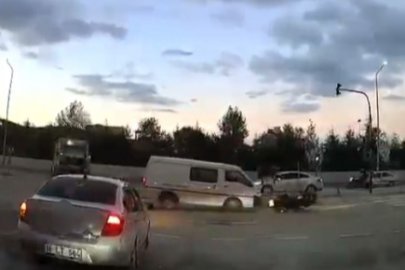 Bursa'da kırmızı ışık ihlali: Kamyonet motora çarptı