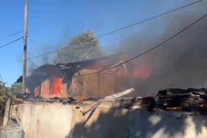 Bursa'da korkutan yangın: Binalara sıçrayan alevler söndü