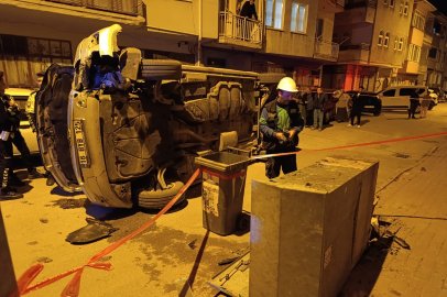 Panoya çarparak devrilen minibüsün sürücüsü kayıplara karıştı