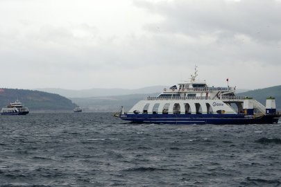 Bozcaada’ya bazı feribot seferleri iptal edildi
