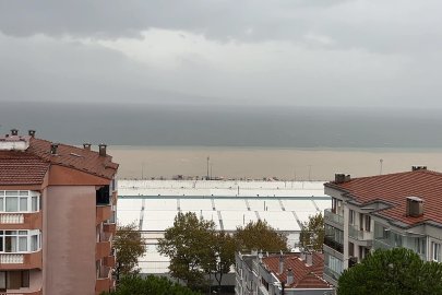 Bursa'da yağış sonrası deniz çamura bulandı: Rengi değişti