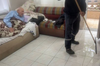 Mudanya'da evleri su bastı: 90 yaşındaki vatandaş kurtarıldı