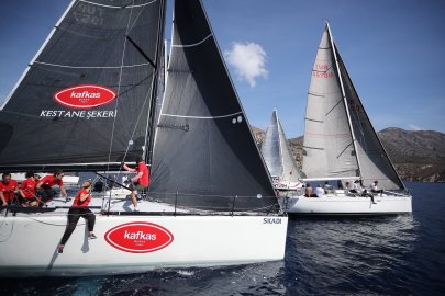 Bursalı yelkenciler Knidos Cup'ta kürsüye çıktı: Üçüncülük geldi