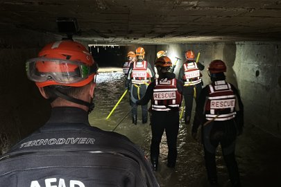 Sarıyer'deki selde kaybolan 3 kişi atık su kanallarında aranıyor