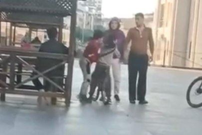 Akran şiddetinde skandal görüntü: 3 kardeş küçük çocuğu darp etti