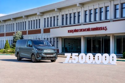 Tofaş Bursa Fabrikası'nda 7,5 milyonuncu araç banttan indi