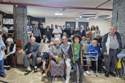 'Yalnız değilsiniz': Mudanya'da huzurevinde ezgiler yankılandı