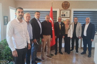 Kemer Belediye Başkanı ve 8 meclis üyesi CHP'den istifa etti