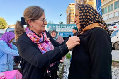 Büyükşehir'den semt pazarlarında pembe kurdeleli farkındalık