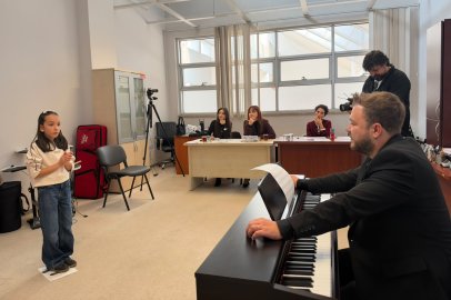 Bursa'da genç yetenekler müzik akademisi için yarıştı