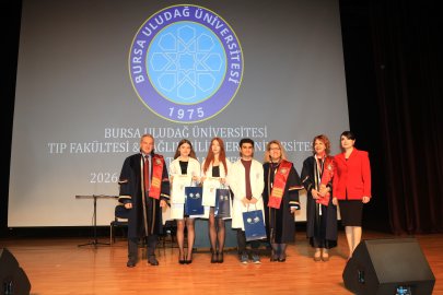 Bursa Uludağ Üniversitesi'nin genç hekim adayları beyaz önlüklerini giydi!