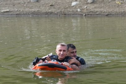 Bursa İtfaiyesi'nden barajda tatbikat!