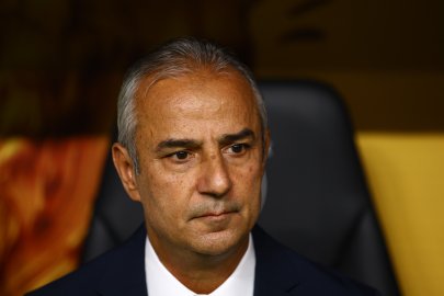 Fenerbahçe Teknik Direktörü İsmail Kartal görevinden ayrıldı