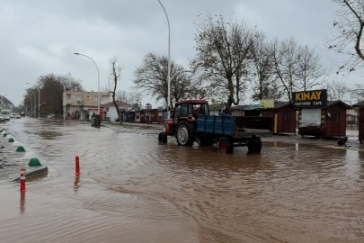 Karacabey sele teslim: Evinin önünden balık tuttular!