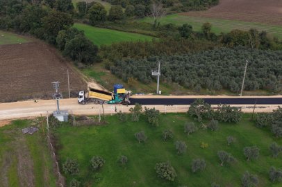 Çınarcık hattında altyapı bitti: Akçalar'da sıcak asfalt mesaisi