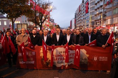 Bursa'da Cumhuriyet coşkusu yağmur dinlemedi!