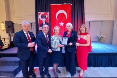 Bursa UNESCO Derneği’nden Cumhuriyet’in 103. yılına özel anlamlı ödül töreni