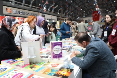 İnegöl Kitap Günleri’nde hafta sonu yazar maratonu