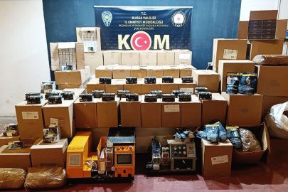 Kaçakçılık Operasyonu Yüz Binlerce Makaron Ele Geçirildi