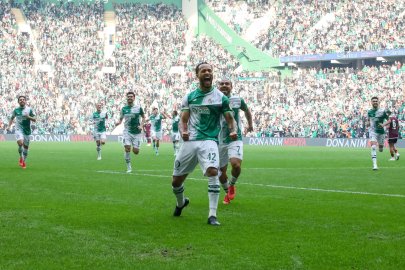 Bursaspor sahasında fırtına gibi esti: Bandırmaspor’u 3-0 mağlup etti