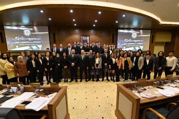 Bursa'da gençler siyaset provasını mecliste yaptı
