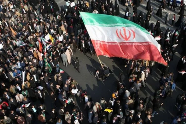 İran'da gösteriler yeniden başladı