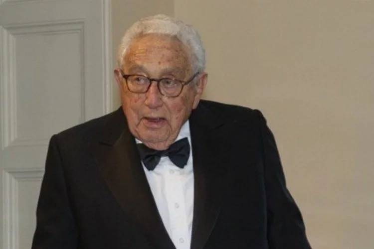  ABD’nin “savaş suçlusu” eski bakanı Kissinger 100 yaşında hayatını kaybetti
