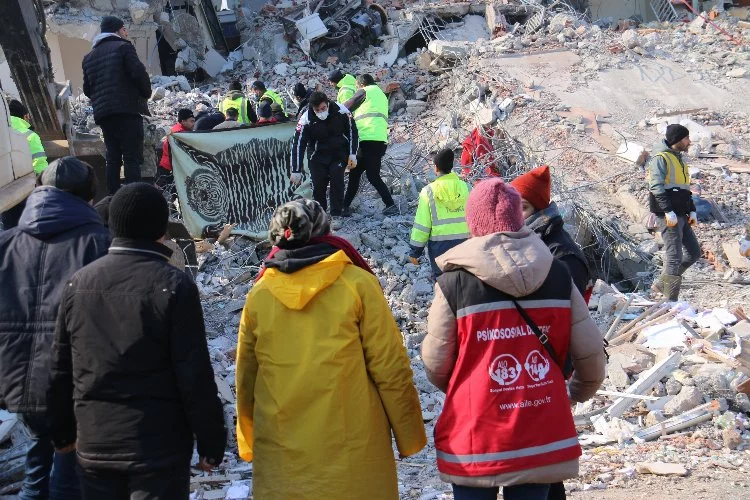 Depremlerde can kaybı 41 bini aştı