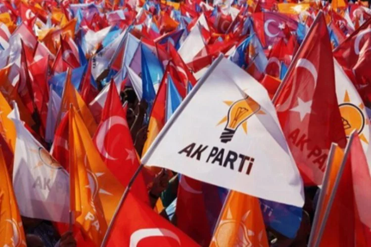 AK Parti Bursa’da istifa depremi