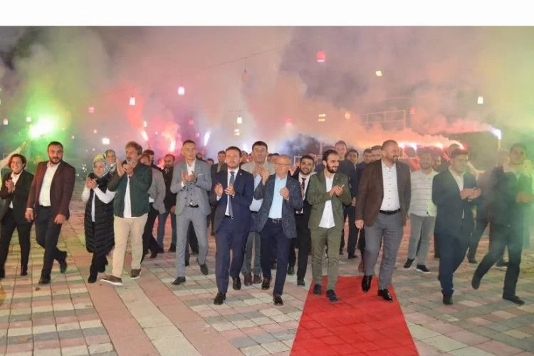 AK Parti Bursa İl Başkanı Gürkan gençlerle bir araya geldi 