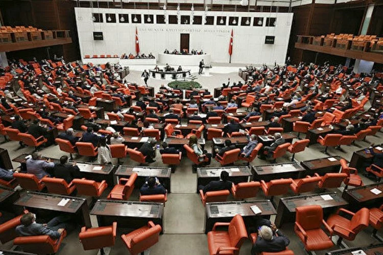 AK Parti'den torba kanun açıklaması: Meclis'e sunuldu