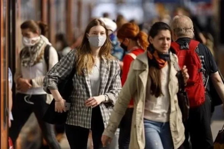 Almanya’da maske zorunluğuna dönüş çağrısı
