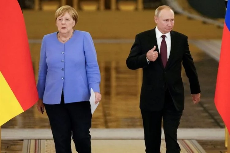 Angela Merkel: Putin'i ciddiye alın