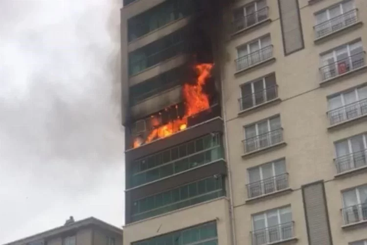 Ankara'da 12 katlı apartmanda yangın