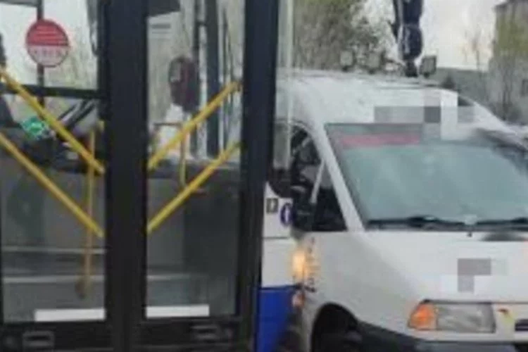 Ankara'da EGO otobüsünün şoförü trafikteki tartışmada aracı metrelerce sürükledi