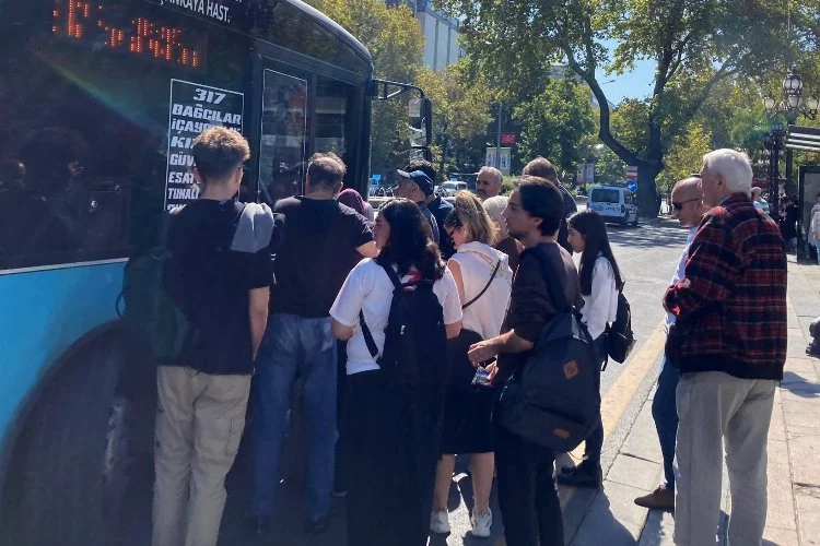 Ankara’da özel halk otobüsü şoförleri ile 65 yaş üzeri vatandaşlar arasında gerginlik
