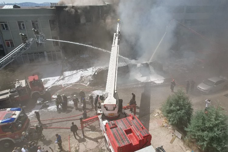 Ankara'da sünger fabrikasında yangın: 1 ölü