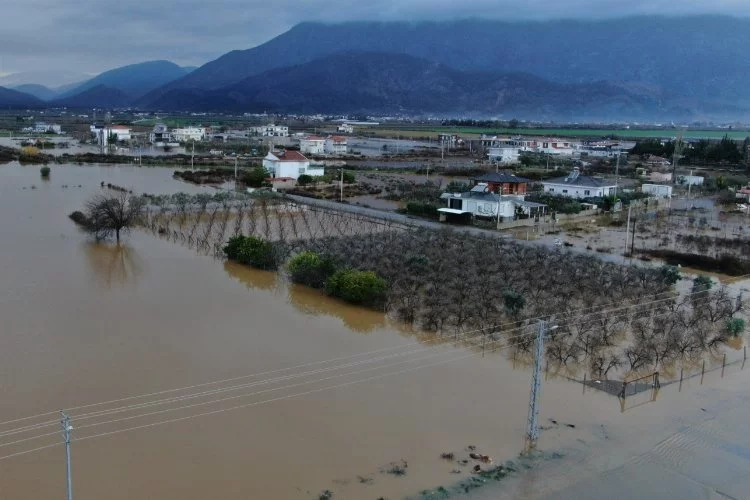 Antalya '93 yıllık ortalamayı 3 günde aştı': 272 kilogram yağış düştü